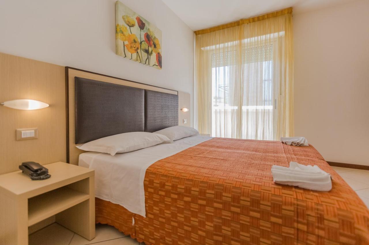 Hotel Bremen Rimini Buitenkant foto