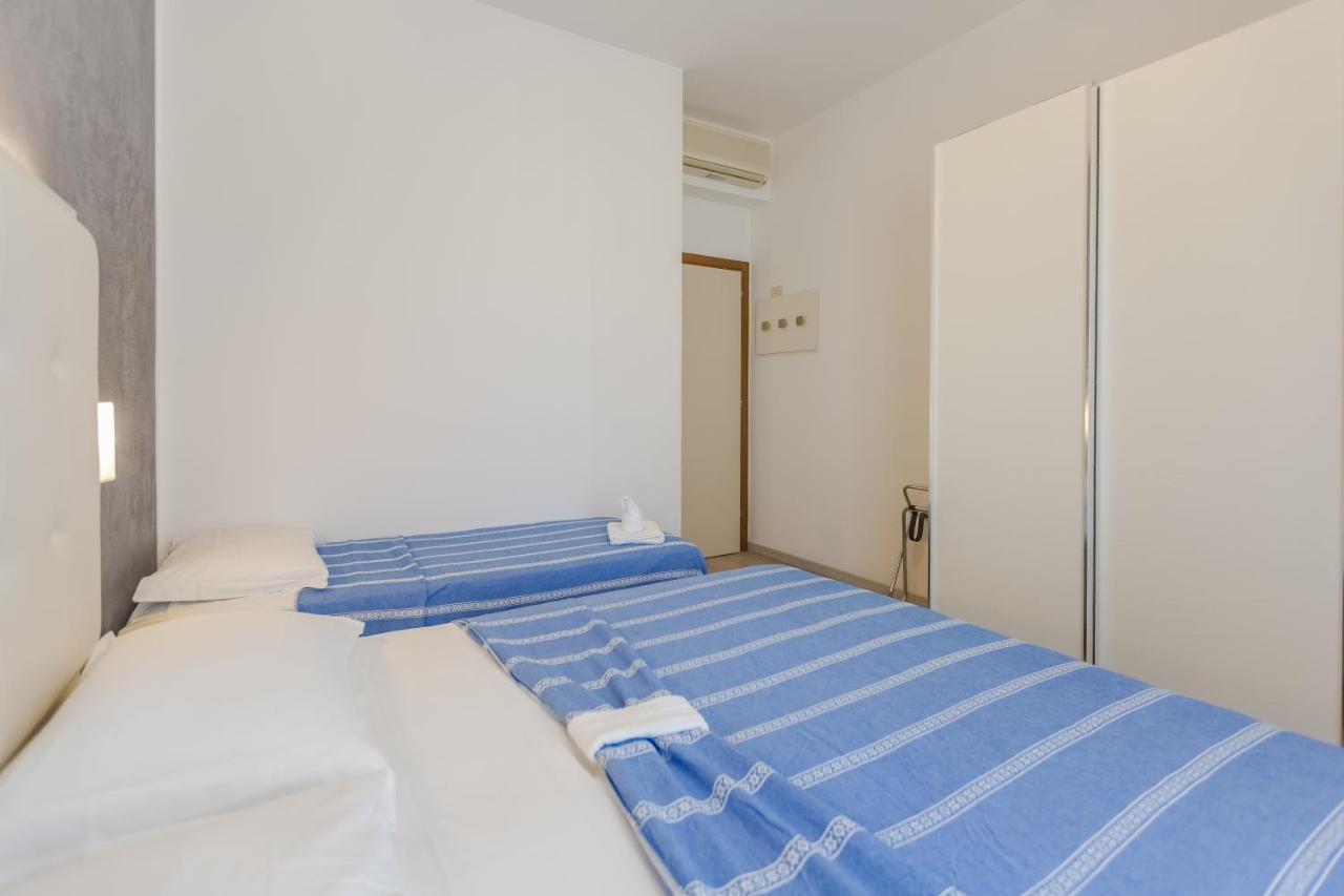 Hotel Bremen Rimini Buitenkant foto