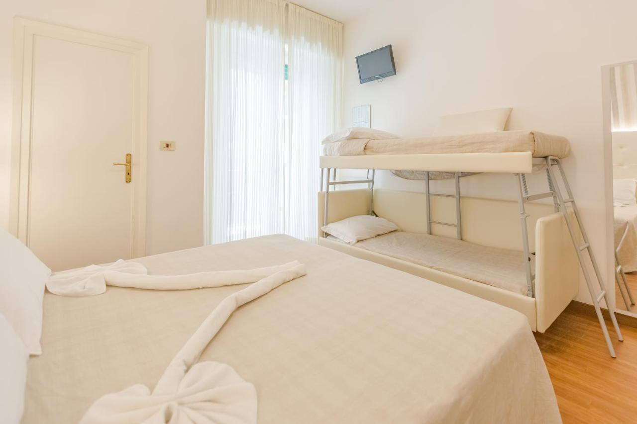 Hotel Bremen Rimini Buitenkant foto