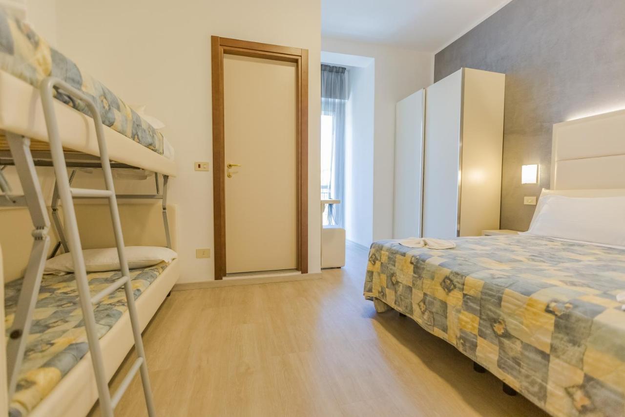 Hotel Bremen Rimini Buitenkant foto