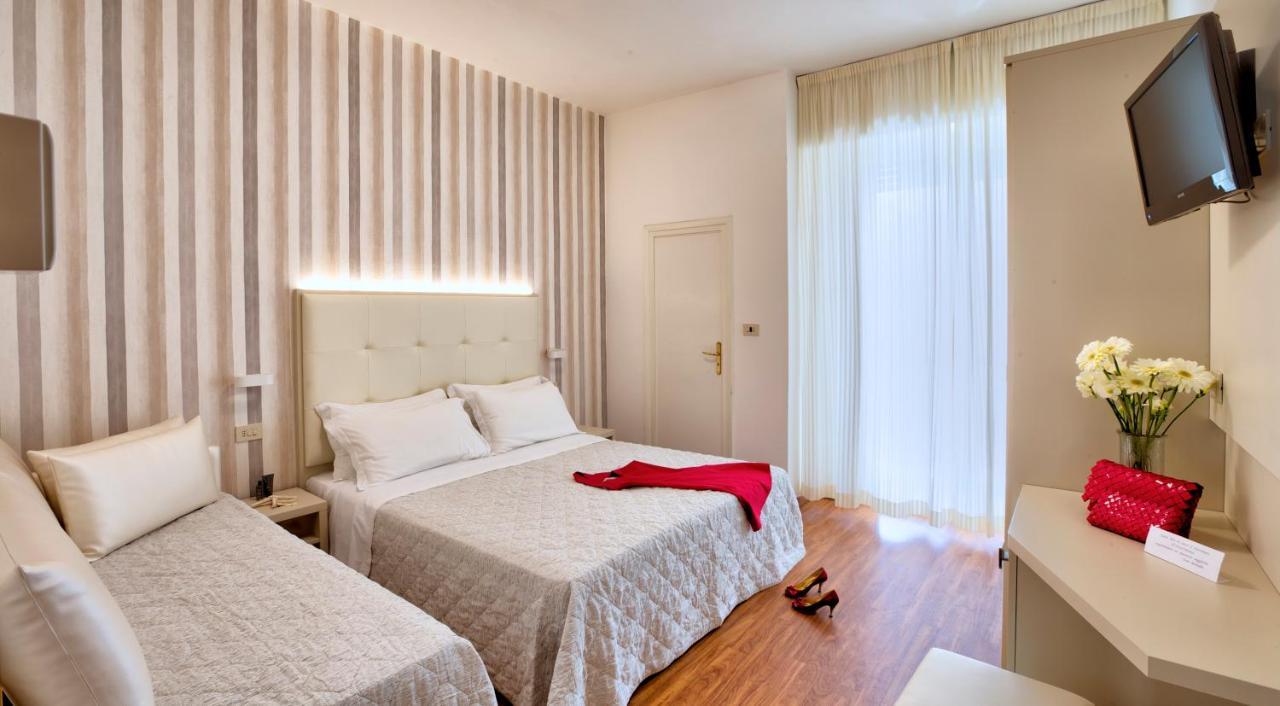 Hotel Bremen Rimini Buitenkant foto